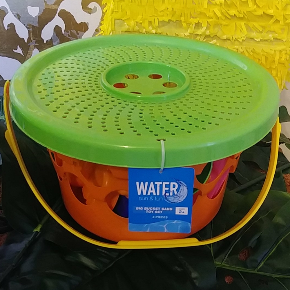 Big Bucket Sand Toy Set (8 pieces)